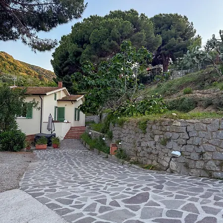 La Casa Dei Mandorli Holiday home *